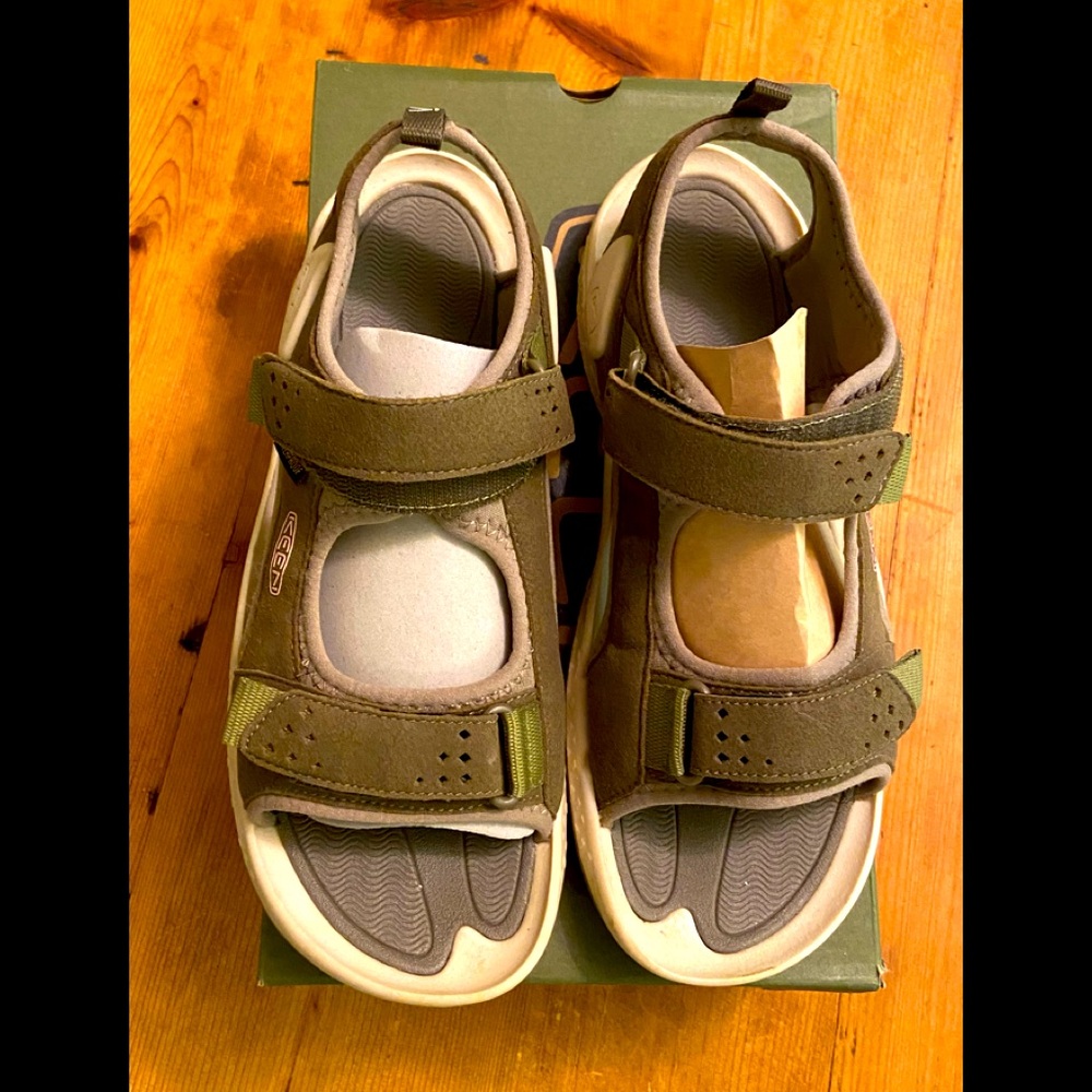 Keene drift creek double strap women’s size 9.5.
